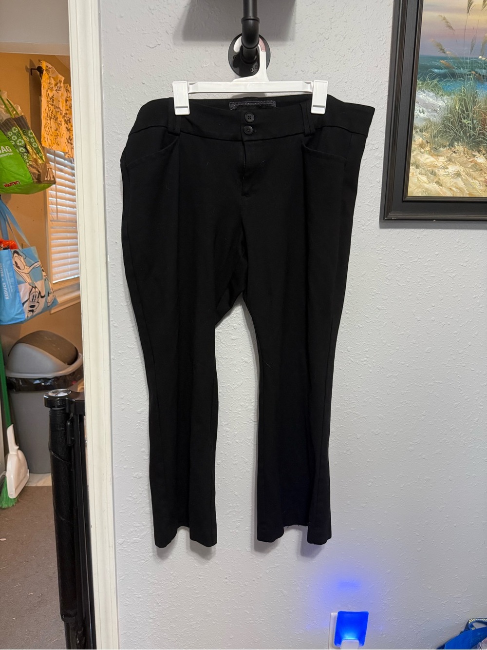 Women’s torrid studio trouser boot leg black pants 20 extra short